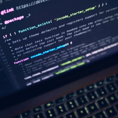 PHP kode i en editor på en bærbar